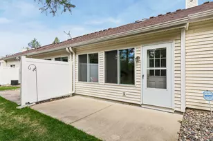 10861 Lexington Dr, Eden Prairie, MN 55344 - Photo 18