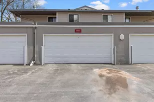 1241 Wagon Wheel Rd, Hopkins, MN 55343 - Photo 28