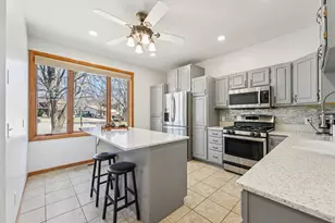 12137 88th Pl N, Maple Grove, MN 55369 - Photo 4