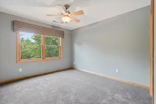 987 Parkview Ln, Hudson, WI 54016 - Photo 8
