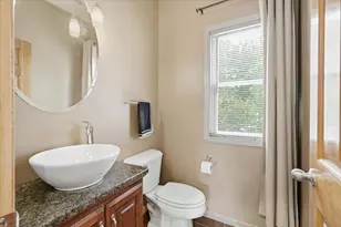 987 Parkview Ln, Hudson, WI 54016 - Photo 2