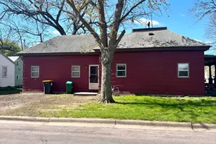101 S 5th St, Le Sueur, MN 56058 - Photo 2