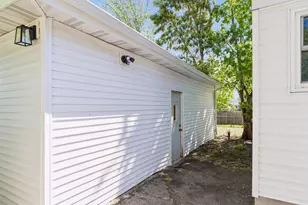 991 Minnehaha Ave W, Saint Paul, MN 55104 - Photo 42
