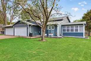 10821 Packard St NE, Blaine, MN 55014 - Photo 2