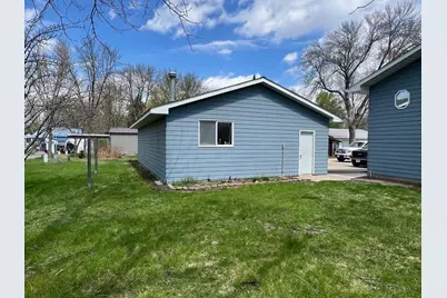 129 Nelson Street E, Litchfield, MN 55355 - Photo 22