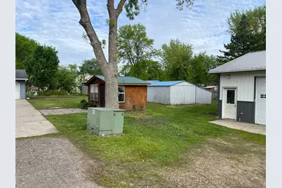 129 Nelson Street E, Litchfield, MN 55355 - Photo 44