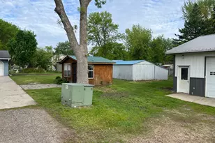 129 Nelson Street E, Litchfield, MN 55355 - Photo 44