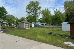 129 Nelson Street E, Litchfield, MN 55355 - Photo 48