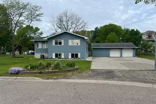 129 Nelson Street E, Litchfield, MN 55355 - Photo 1