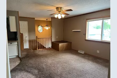 129 Nelson Street E, Litchfield, MN 55355 - Photo 6