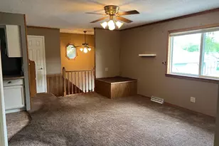 129 Nelson Street E, Litchfield, MN 55355 - Photo 6