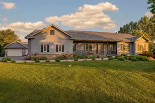 13420 Skyline Cir, Shakopee, MN 55379 - Photo 2