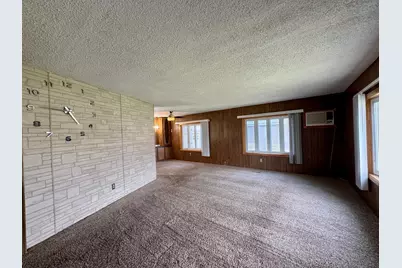 502 3rd Street NE, Roseau, MN 56751 - Photo 4
