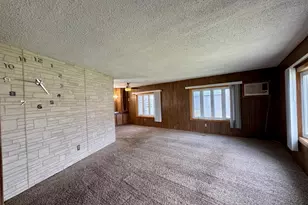 502 3rd St NE, Roseau, MN 56751 - Photo 4