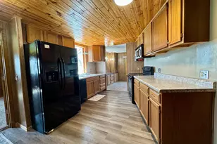 502 3rd St NE, Roseau, MN 56751 - Photo 2