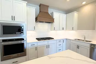 1513 Clover Preserve Wy, Chaska, MN 55318 - Photo 2