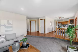 305 Crestview Dr, Hastings, MN 55033 - Photo 6