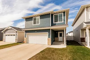 1567 68th Ave S, Fargo, ND 58104 - Photo 2