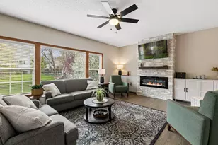 20921 Illinois Path, Lakeville, MN 55044 - Photo 10