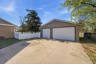 205 1st Ave NW, New London, MN 56273 - Photo 8