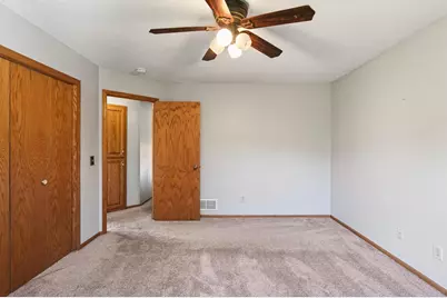 7785 Irvin Avenue S, Cottage Grove, MN 55016 - Photo 8