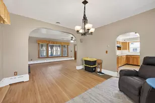407 Osceola Ave S, Saint Paul, MN 55102 - Photo 10
