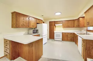 6801 Willow Ln N, Brooklyn Center, MN 55430 - Photo 12