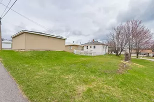 319 Michigan Ave W, Gilbert, MN 55741 - Photo 40