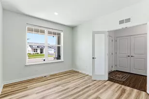 4648 Benjamin Pl, Woodbury, MN 55129 - Photo 6