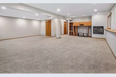 1070 Butte Court, Chanhassen, MN 55317 - Photo 24