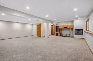 1070 Butte Ct, Chanhassen, MN 55317 - Photo 24