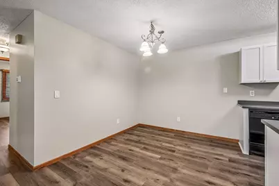 1070 Butte Court, Chanhassen, MN 55317 - Photo 12