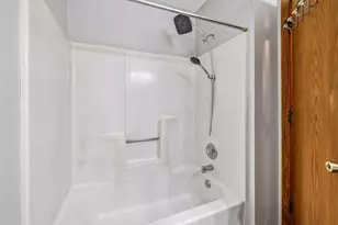 1070 Butte Ct, Chanhassen, MN 55317 - Photo 22