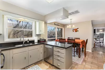6602 Hemlock Lane N, Maple Grove, MN 55369 - Photo 4