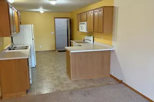 832 Laurel Ave, Hudson, WI 54016 - Photo 10