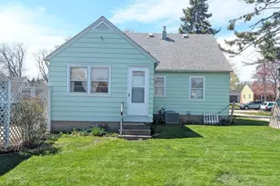 1706 2nd St NE, Austin, MN 55912 - Photo 2