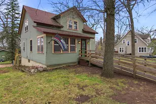 908 Franklin St, Spooner, WI 54801 - Photo 2