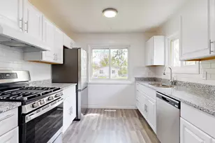 1413 Park St, Saint Paul, MN 55117 - Photo 1