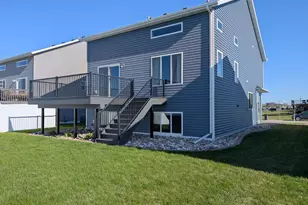 1221 46th Ave S, Moorhead, MN 56560 - Photo 8