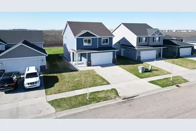 1221 46th Avenue S, Moorhead, MN 56560 - Photo 4