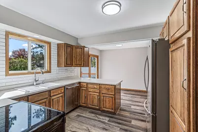 9303 Hallmark Avenue S, Cottage Grove, MN 55016 - Photo 16