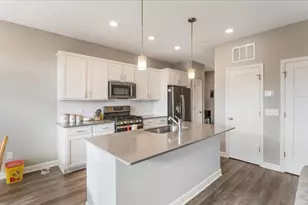 23059 Hazel Ln, Rogers, MN 55374 - Photo 4