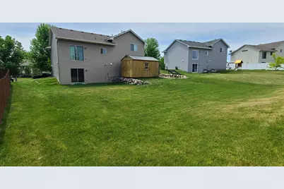 202 Summerfield Lane, Waverly, MN 55390 - Photo 2