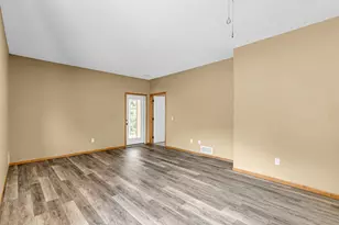 321 Summer Pl E, Maplewood, MN 55117 - Photo 12