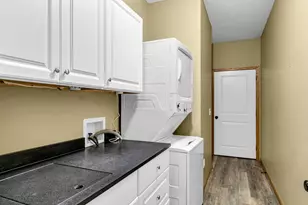 321 Summer Pl E, Maplewood, MN 55117 - Photo 24