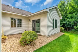 321 Summer Pl E, Maplewood, MN 55117 - Photo 30