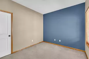 321 Summer Pl E, Maplewood, MN 55117 - Photo 22