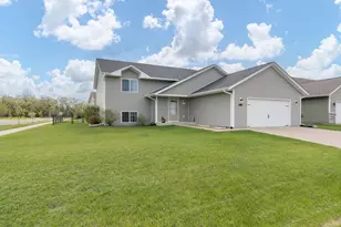 2080 Pratt Circle, Saint Peter, MN 56082 - Photo 2