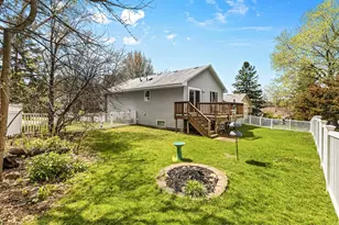 1387 Clarence Ct, Saint Paul, MN 55106 - Photo 4