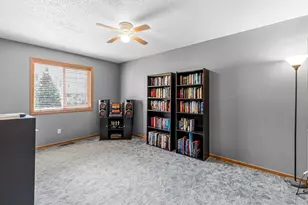 1387 Clarence Ct, Saint Paul, MN 55106 - Photo 20
